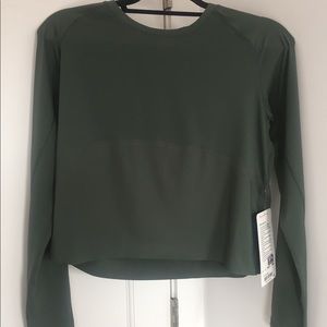 lululemon Final Lap Long Sleeve Size 4 NWT